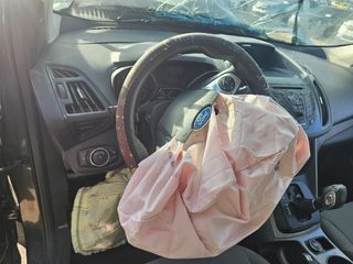 2015 Ford Escape SE - Interior Steering Wheel With Keys Image